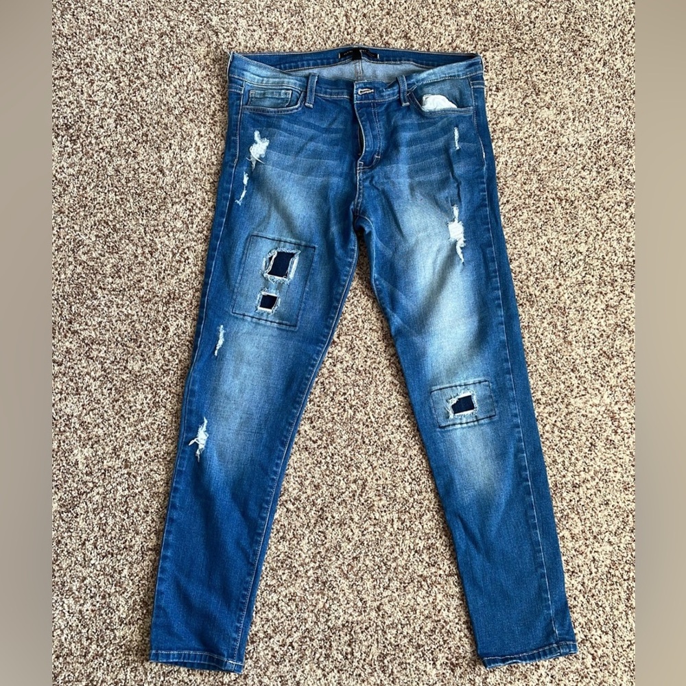 Flying Monkey distressed skinny jeans size 31